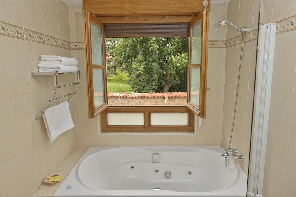 Hotel Rural La Corte De Los Pinares 비누에사 외부 사진