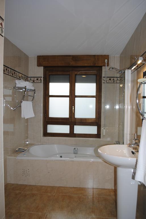 Hotel Rural La Corte De Los Pinares 비누에사 객실 사진