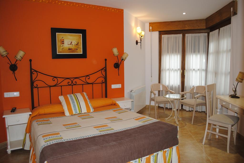 Hotel Rural La Corte De Los Pinares 비누에사 객실 사진